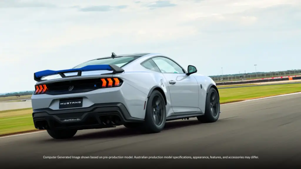 2026 Ford Mustang Dark Horse T8 Spec. Imagen trasera.