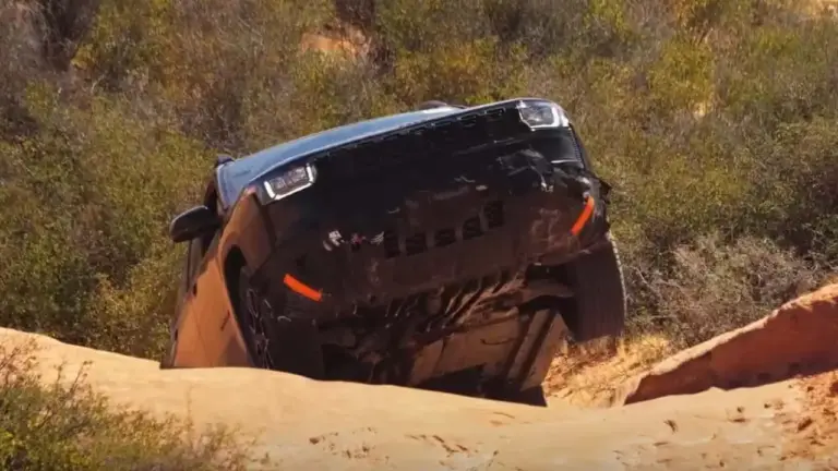 Jeep Cherokee Trailhawk: Regresa para tirarse al barro con las pilas más cargadas que nunca