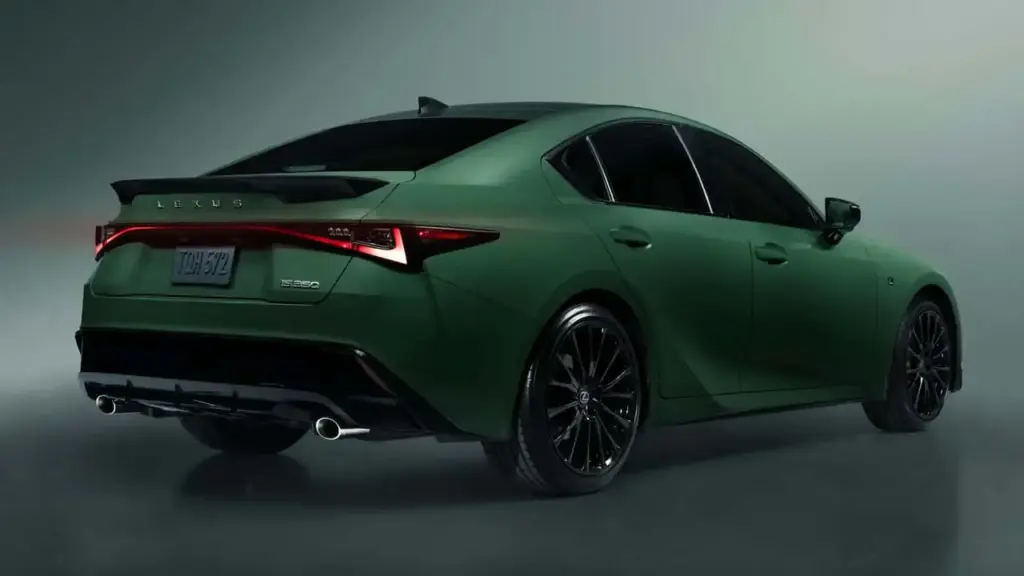 Lexus IS: El inmortal que llega desde Japón 1 Motor16 2026 Lexus IS Special Appearance Package. Imagen trasera.