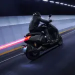 NIU FQiX 300: el scooter eléctrico con radar trasero que puedes conducir con carnet A1 desde 2.999 euros