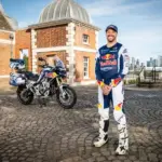 Sam Sunderland busca el récord de la vuelta al mundo en moto: 29.000 km en menos de 19 días