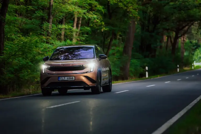 Autonomía real del Skoda Peaq: el SUV eléctrico de 7 plazas recorre 937 kilómetros bajo control del TÜV SÜD