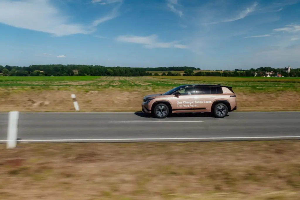 El Skoda Peaq hace historia al acariciar los 1.000 kilómetros 'non-stop' 14 Motor16 2026 skoda peaq 90 viaje 8 Motor16