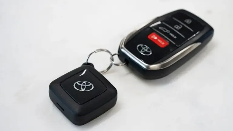 Toyota estrena inmovilizador para el Land Cruiser: antirrobo secundario para los 250 y 300 por 1.249 dólares