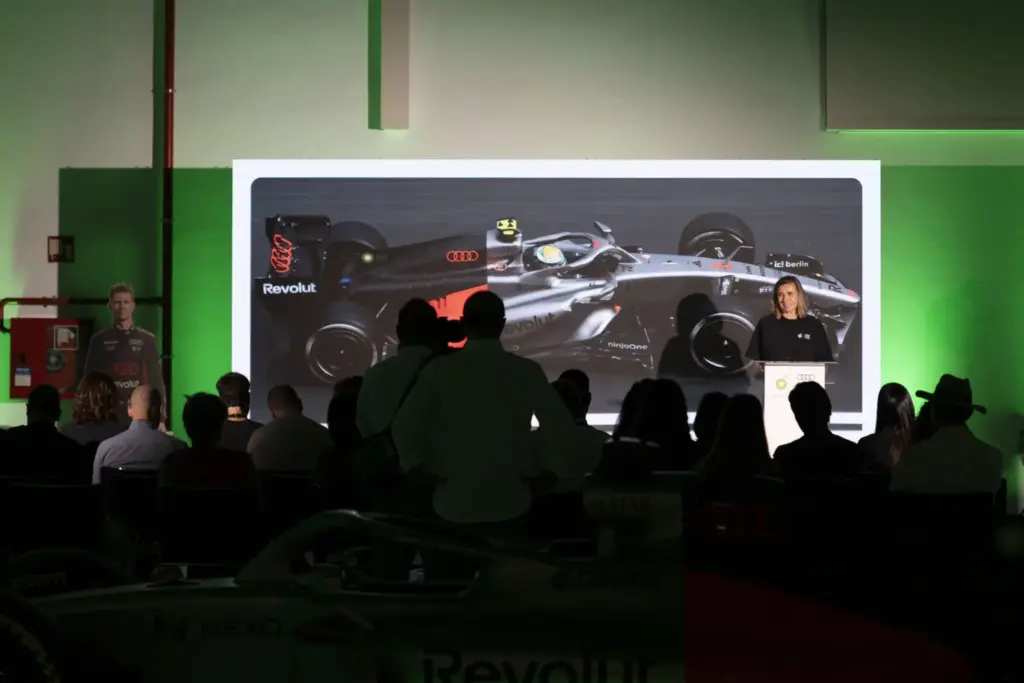 bp Ultimate y el Audi Revolut F1 Team ponen a prueba en el Jarama el combustible que usarán en Madring 2 Motor16 2026 BP REVOLUT JARAMA 1 Motor16