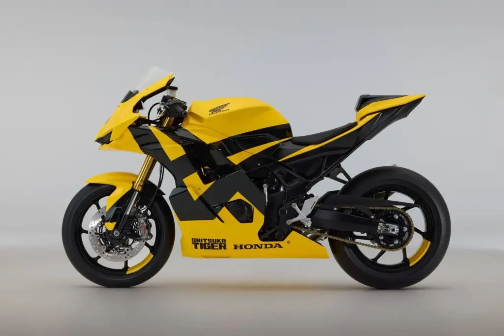 Honda y Onitsuka Tiger unen la moto y la moda en una nueva colaboración 1 Motor16 Honda Onitsuka Tiger