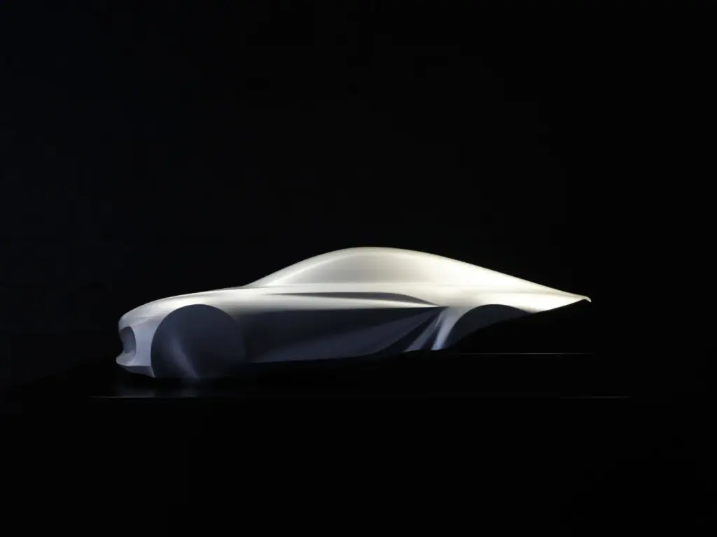 El nuevo Alpine A110 eléctrico muestra sus líneas maestras en una escultura 7 Motor16 El nuevo Alpine A110 eléctrico muestra sus líneas maestras en una escultura