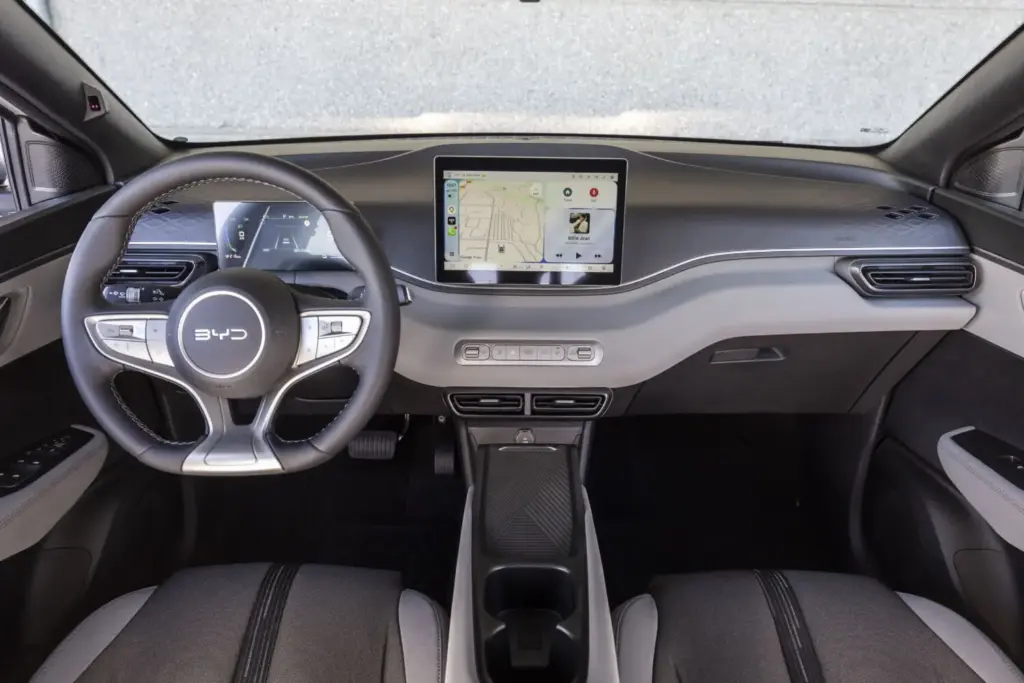 El BYD Dolphin Surf se actualiza con mejoras digitales y añade la quinta plaza 32 Motor16 BYD Dolphin Surf actualizacion 45 Motor16