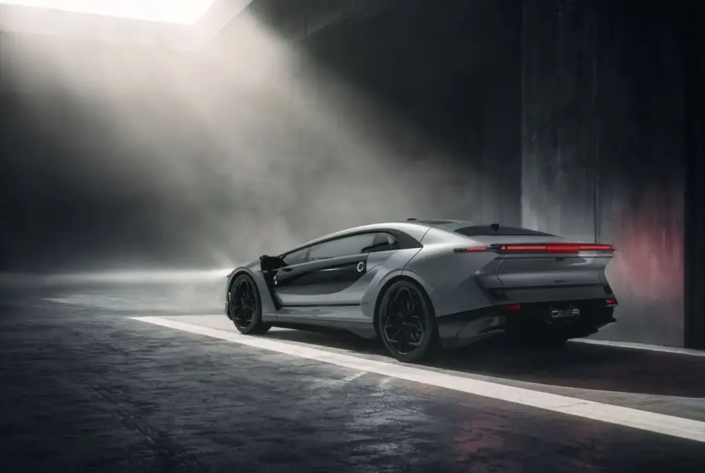 Nueva marca y no es china: CEER presenta el EXOBOT, el primer modelo de la nueva marca eléctrica de Arabia Saudí 16 Motor16 CEER EXOBOT 12 Motor16