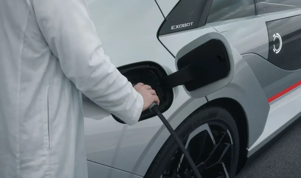 Nueva marca y no es china: CEER presenta el EXOBOT, el primer modelo de la nueva marca eléctrica de Arabia Saudí 7 Motor16 CEER EXOBOT 3 Motor16