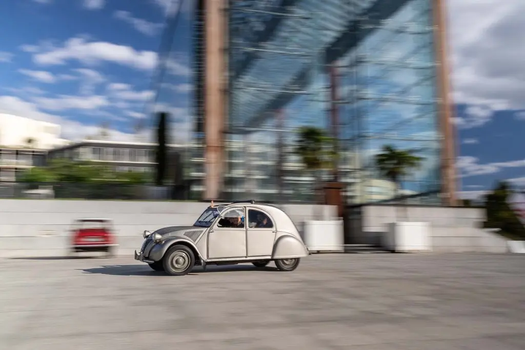 Citroën conquista París con nueve iconos de su historia que este año celebran un aniversario redondo 16 Motor16 CITROEN CLASSIC TOUR PARIS SEPTIEMBRE 202611 Motor16