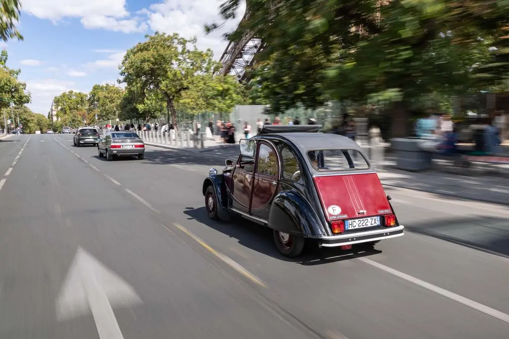 Citroën conquista París con nueve iconos de su historia que este año celebran un aniversario redondo 1 Motor16 Classic Tour Citroën Septiembre 2026