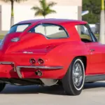 El Corvette Split-Window 1963, mito de la luneta partida, sale a subasta tras cinco décadas con un solo dueño