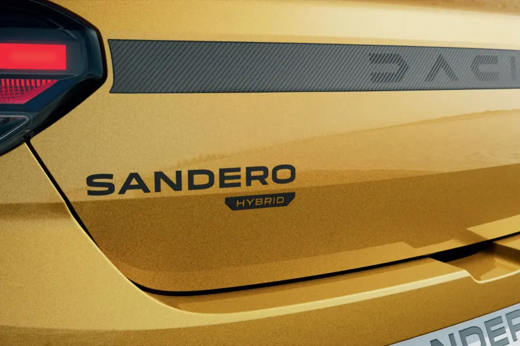 Probamos el Dacia Sandero Hybrid: al líder le sienta muy bien el híbrido 14 Motor16 DACIA SANDERO HYBRID 10 Motor16