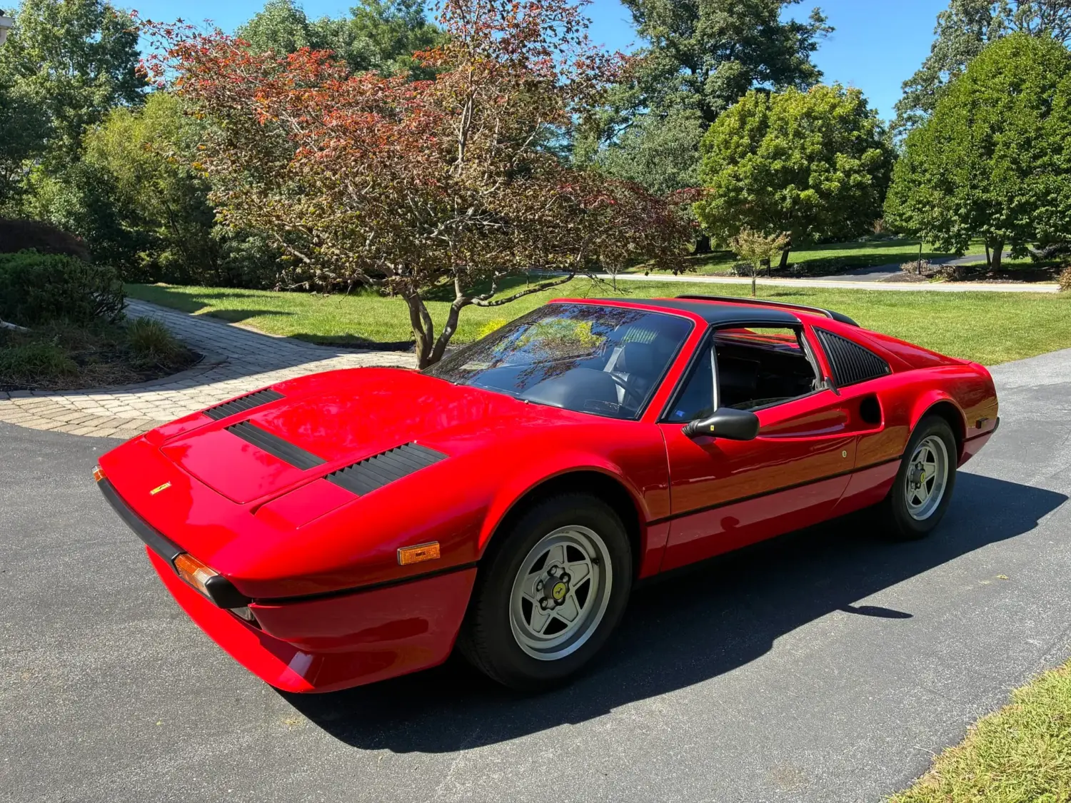 El Ferrari 308 GTS Quattrovalvole de 1984 que sale a subasta con la distribución recién hecha