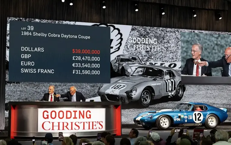 Shelby Cobra Daytona Coupe subasta: 43 millones que la coronan como el americano más caro