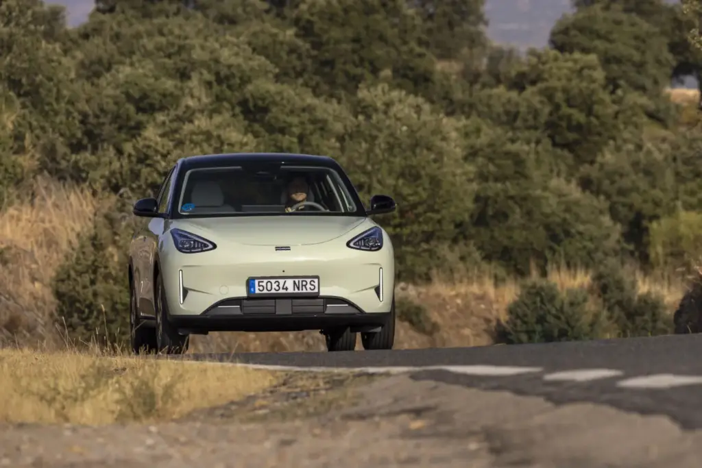 Primera prueba con el nuevo Geely E2. Un eléctrico urbano con modales europeos 12 Motor16 Geely E2 1 Motor16