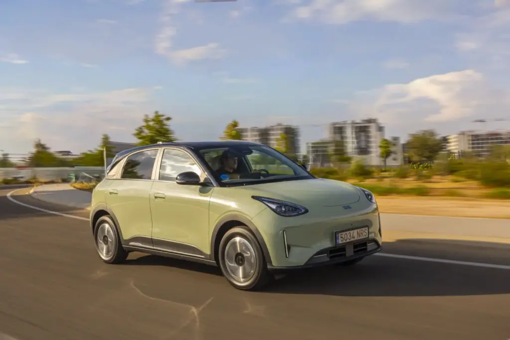 Primera prueba con el nuevo Geely E2. Un eléctrico urbano con modales europeos 22 Motor16 Geely E2 11 Motor16