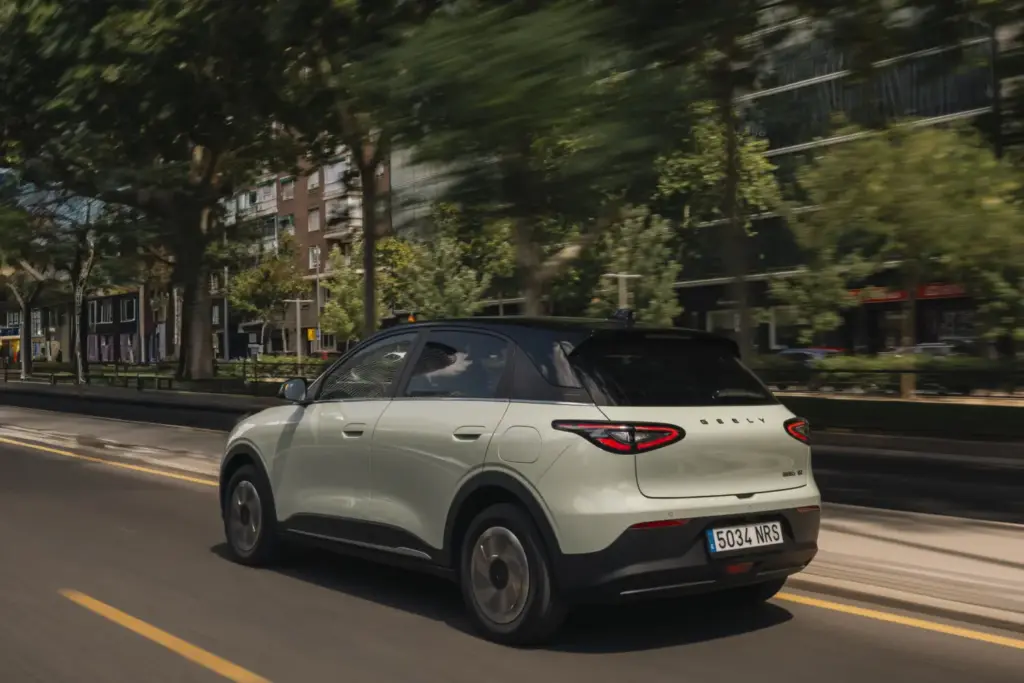 Primera prueba con el nuevo Geely E2. Un eléctrico urbano con modales europeos 23 Motor16 Geely E2 12 Motor16