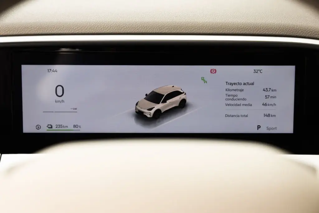 Primera prueba con el nuevo Geely E2. Un eléctrico urbano con modales europeos 7 Motor16 Geely E2 18 Motor16