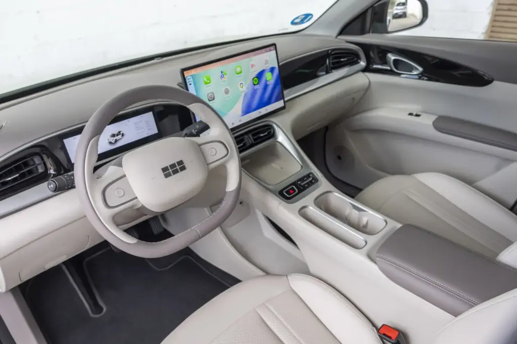 El Geely E2, el coche más vendido de China, ya se vende en España como alternativa barata al BYD 1 Motor16 Geely E2 23 Motor16