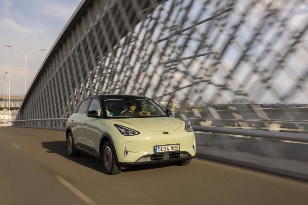 Primera prueba con el nuevo Geely E2. Un eléctrico urbano con modales europeos 1 Motor16 Geely E2