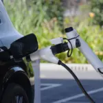 Geely desvela el cargador eléctrico más rápido del mundo: 2.250 kW con gestión térmica por IA