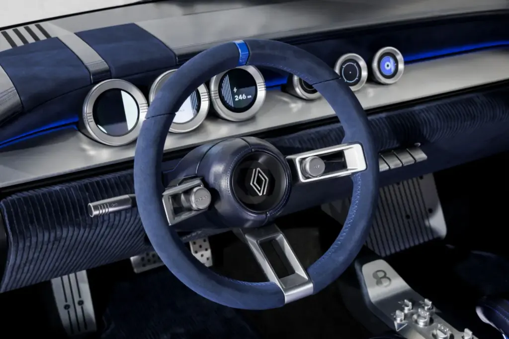 Renault 8 Gordini Concept: el mito francés regresa como un coupé eléctrico de 270 CV 26 Motor16 Gordini 8 Concept Car 30 Motor16