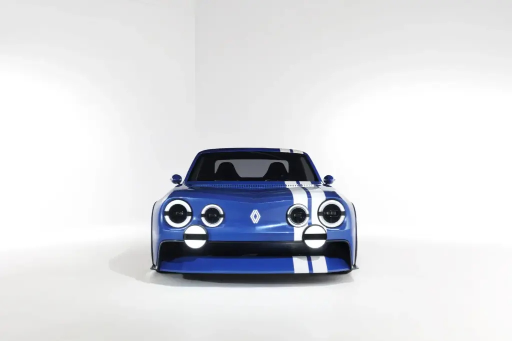 Renault 8 Gordini Concept: el mito francés regresa como un coupé eléctrico de 270 CV 11 Motor16 Gordini 8 Concept Car 7 Motor16