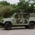 JLR militariza el Defender: una pick-up táctica y nueve versiones para flotas de Defensa y la OTAN