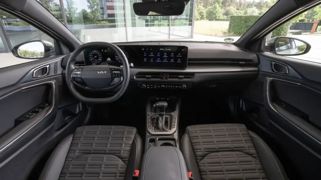 El nuevo Kia XCeed y sus renovados argumentos para seguir siendo un éxito 10 Motor16 KIA XCEED 2026 5 Motor16