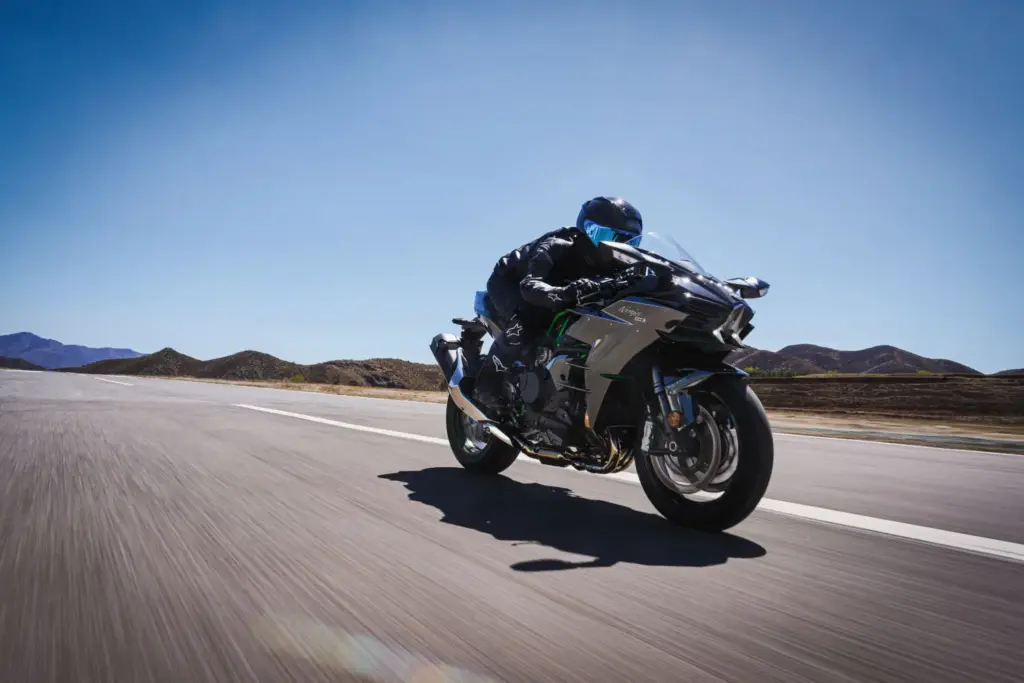 Kawasaki Ninja H2 2027 4 Motor16