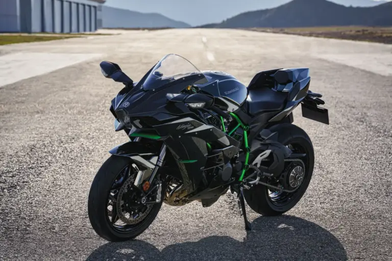 Kawasaki Ninja H2 2027 estrena 209 CV, Brembo Hypure y una versión Carbon exclusiva