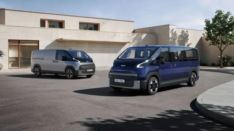 Kia PV7: la furgoneta eléctrica de nueve plazas que estrena carga rápida de 350 kW