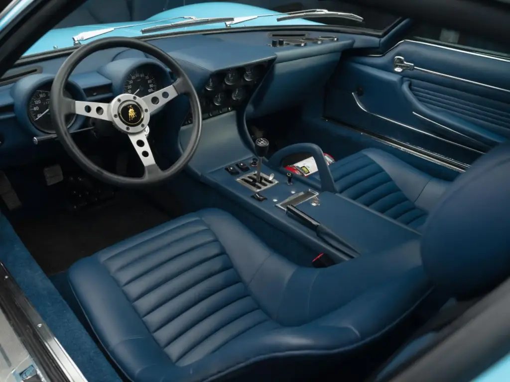 Super Veloce, 55 años de la filosofía más radical de Lamborghini: del Miura SV al Revuelto SV híbrido de 1.065 CV 2 Motor16 LAMBORGHINI MIURA SV 15 Motor16