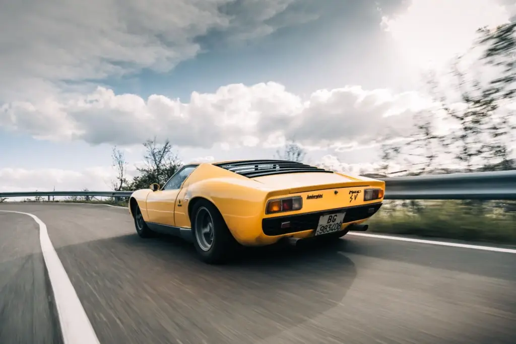 Super Veloce, 55 años de la filosofía más radical de Lamborghini: del Miura SV al Revuelto SV híbrido de 1.065 CV 36 Motor16 LAMBORGHINI MIURA SV 444 Motor16