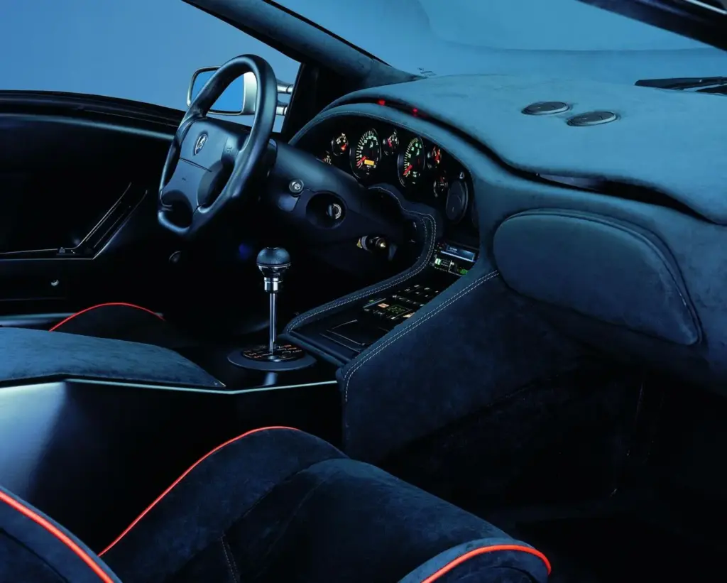 Super Veloce, 55 años de la filosofía más radical de Lamborghini: del Miura SV al Revuelto SV híbrido de 1.065 CV 48 Motor16 LAMBORGHINI MURCIELAGO SV 12 Motor16