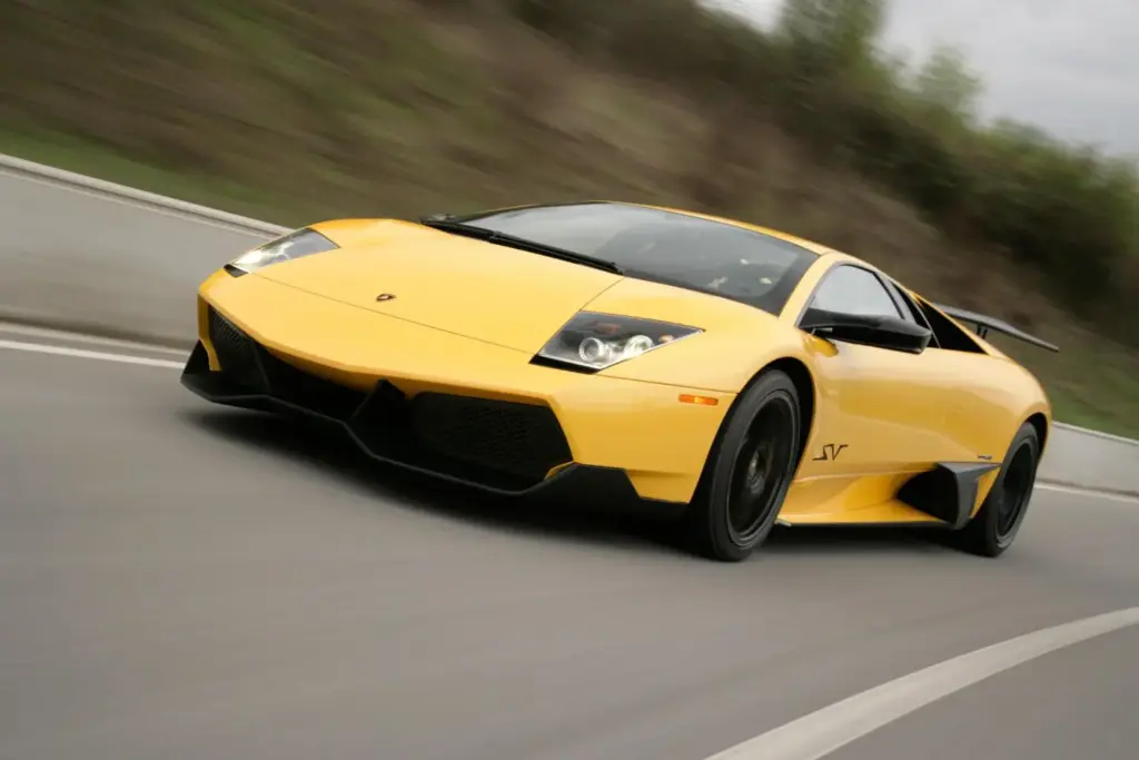 Super Veloce, 55 años de la filosofía más radical de Lamborghini: del Miura SV al Revuelto SV híbrido de 1.065 CV 40 Motor16 LAMBORGHINI MURCIELAGO SV 4 Motor16