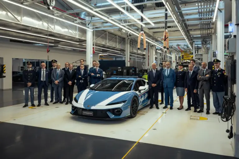 El Lamborghini Temerario de la Policía de Italia: un superdeportivo de más de 300.000 euros para trasladar órganos
