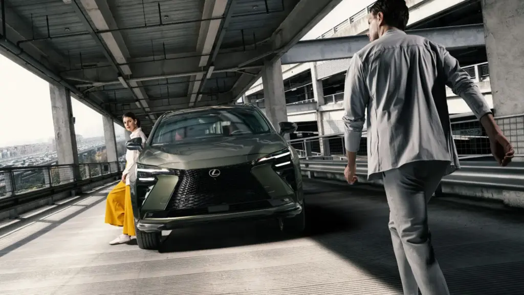 Lexus renueva a fondo el NX: hasta 307 CV, más de 100 km de autonomía eléctrica en el 450h+... 22 Motor16 LEXUS NX 2027 14 Motor16