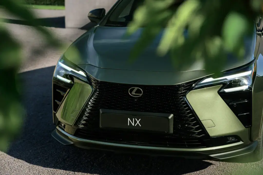 Lexus renueva a fondo el NX: hasta 307 CV, más de 100 km de autonomía eléctrica en el 450h+... 32 Motor16 LEXUS NX 2027 24 Motor16