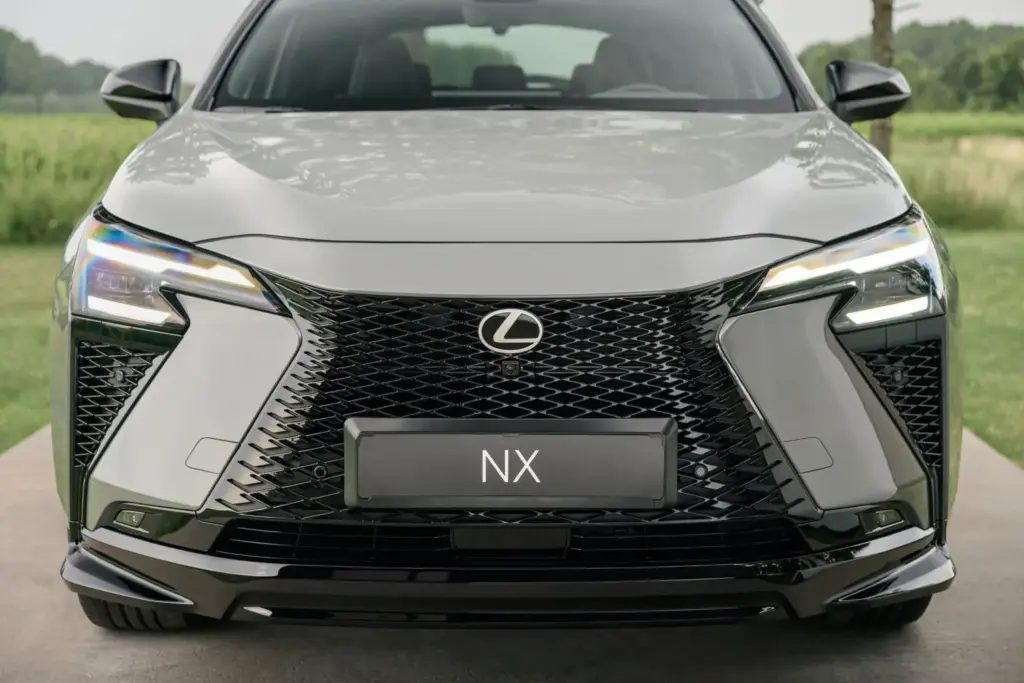 Lexus renueva a fondo el NX: hasta 307 CV, más de 100 km de autonomía eléctrica en el 450h+... 37 Motor16 LEXUS NX 2027 29 Motor16