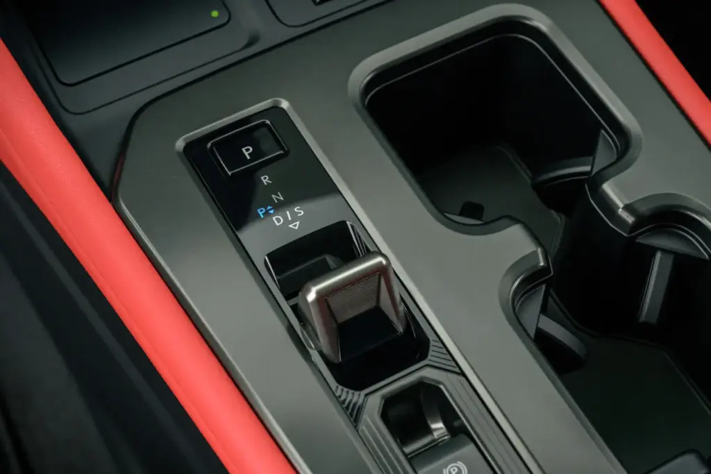 Lexus renueva a fondo el NX: hasta 307 CV, más de 100 km de autonomía eléctrica en el 450h+... 5 Motor16 LEXUS NX 2027 35 Motor16