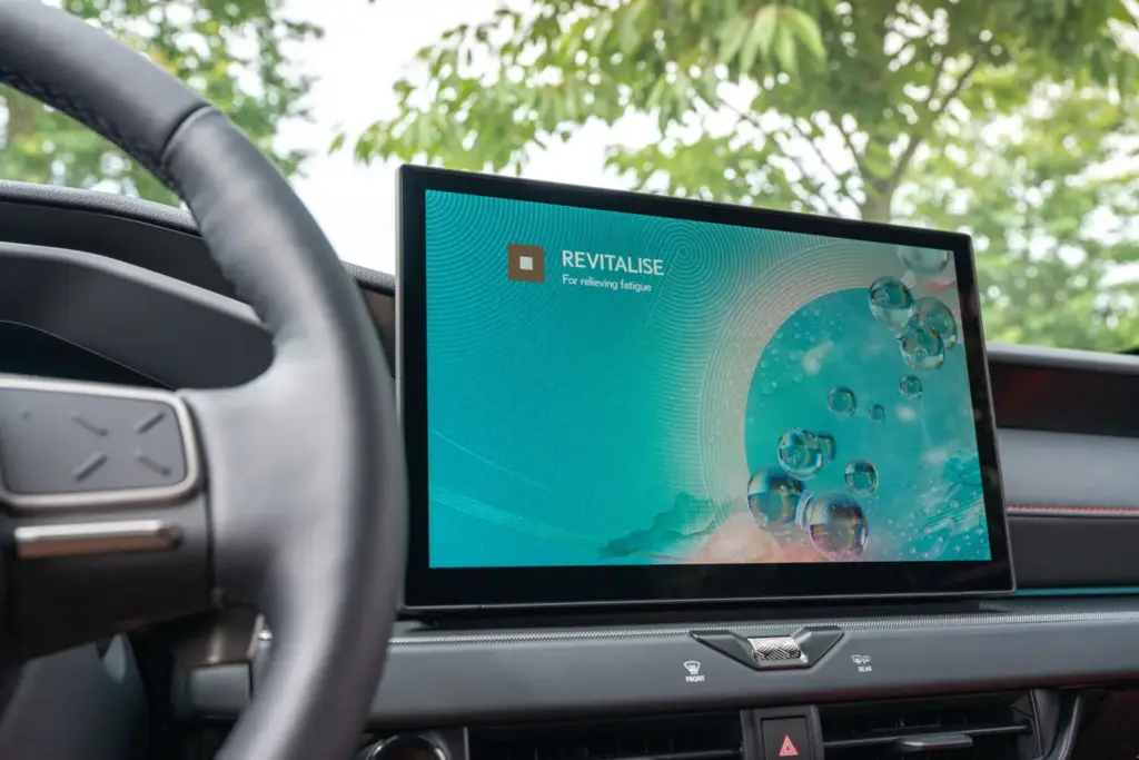 Lexus renueva a fondo el NX: hasta 307 CV, más de 100 km de autonomía eléctrica en el 450h+... 49 Motor16 LEXUS NX 2027 41 Motor16