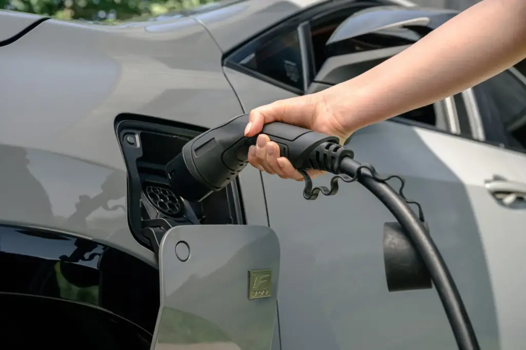 Lexus renueva a fondo el NX: hasta 307 CV, más de 100 km de autonomía eléctrica en el 450h+... 6 Motor16 LEXUS NX 2027 63 Motor16