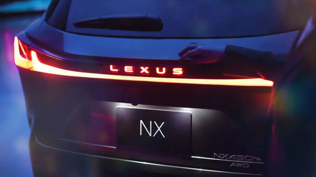 Lexus renueva a fondo el NX: hasta 307 CV, más de 100 km de autonomía eléctrica en el 450h+... 16 Motor16 LEXUS NX 2027 8 Motor16
