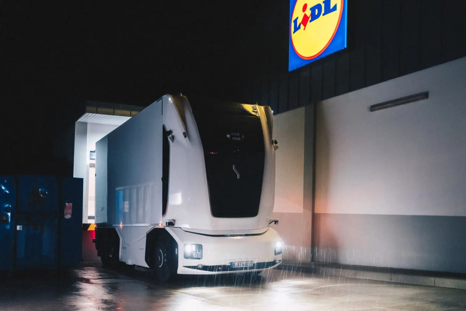 Lidl ya reparte con un camión autónomo eléctrico sin cabina ni conductor entre su centro logístico y una tienda