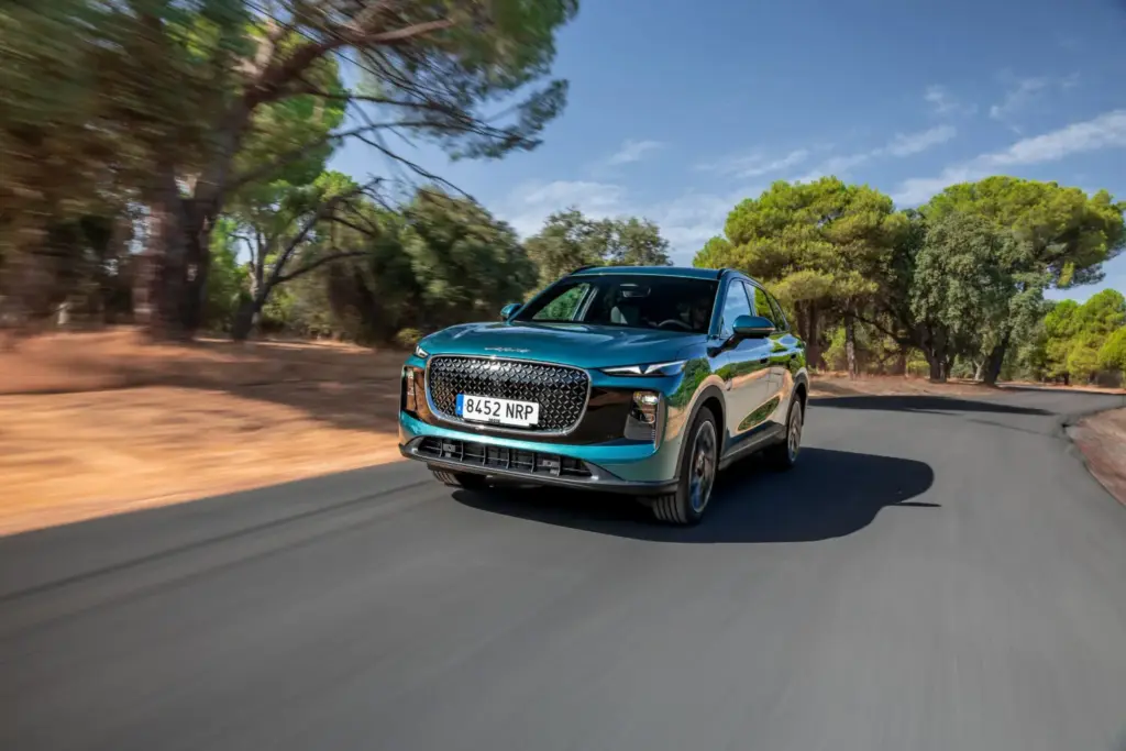 Probamos el LEPAS L8 Súper Híbrido: elegancia felina y 279 CV para estrenar la marca en España 11 Motor16 Lepas L8 022 Motor16