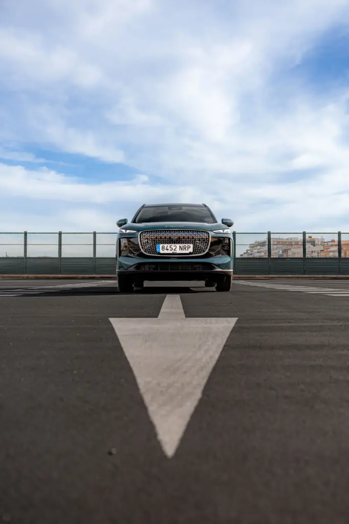 Probamos el LEPAS L8 Súper Híbrido: elegancia felina y 279 CV para estrenar la marca en España 21 Motor16 Lepas L8 110 Motor16