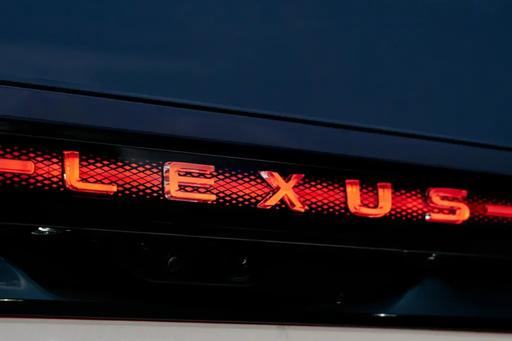 Al volante del nuevo Lexus ES 2027: El representante de todo un legado 16 Motor16 Lexus ES 2027 13 Motor16